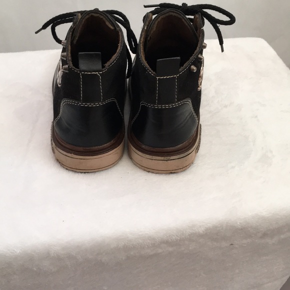 Girls black lace up ankle boots. WOW on tongue M side thirteen on heel size 13 - Picture 2 of 7